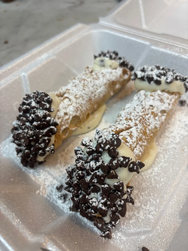 HOME MADE LARGE CANNOLI