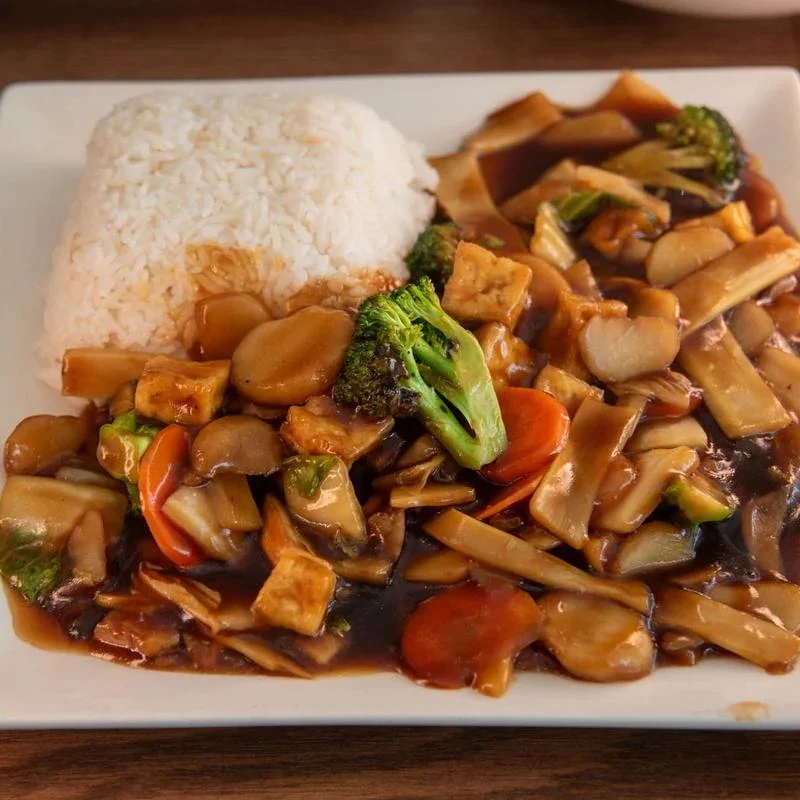 Vegetable stir-fry with rice, a classic Chinese dish