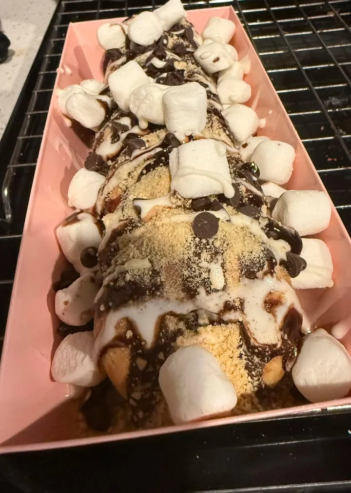 Decadent s'mores dessert with chocolate and marshmallows