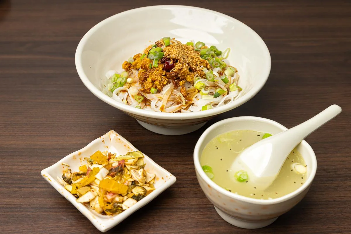 Shan Noodle Salad [ရှမ်းခေါက်ဆွဲသုပ်]
