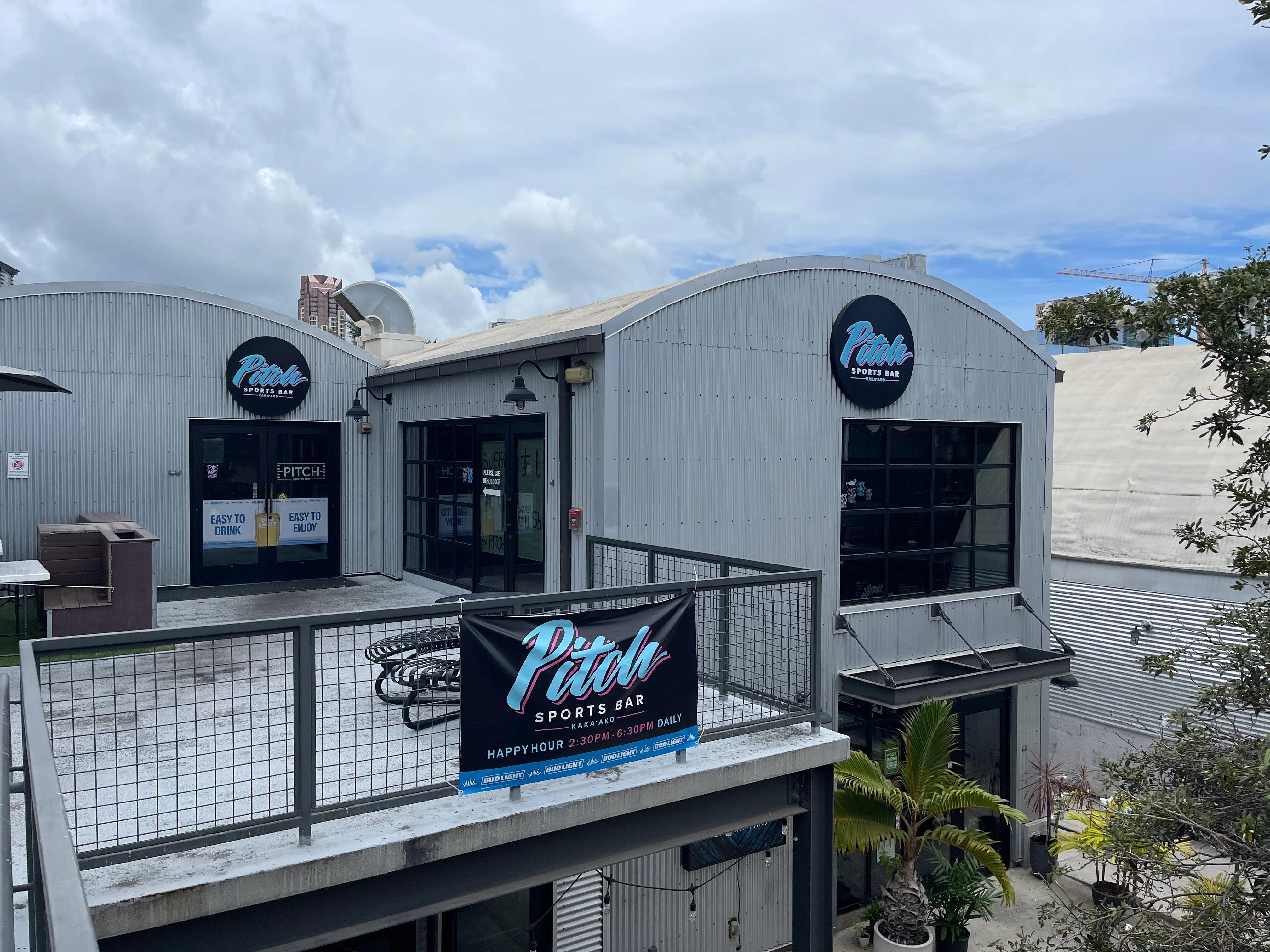 PITCH SPORTS BAR HAWAII