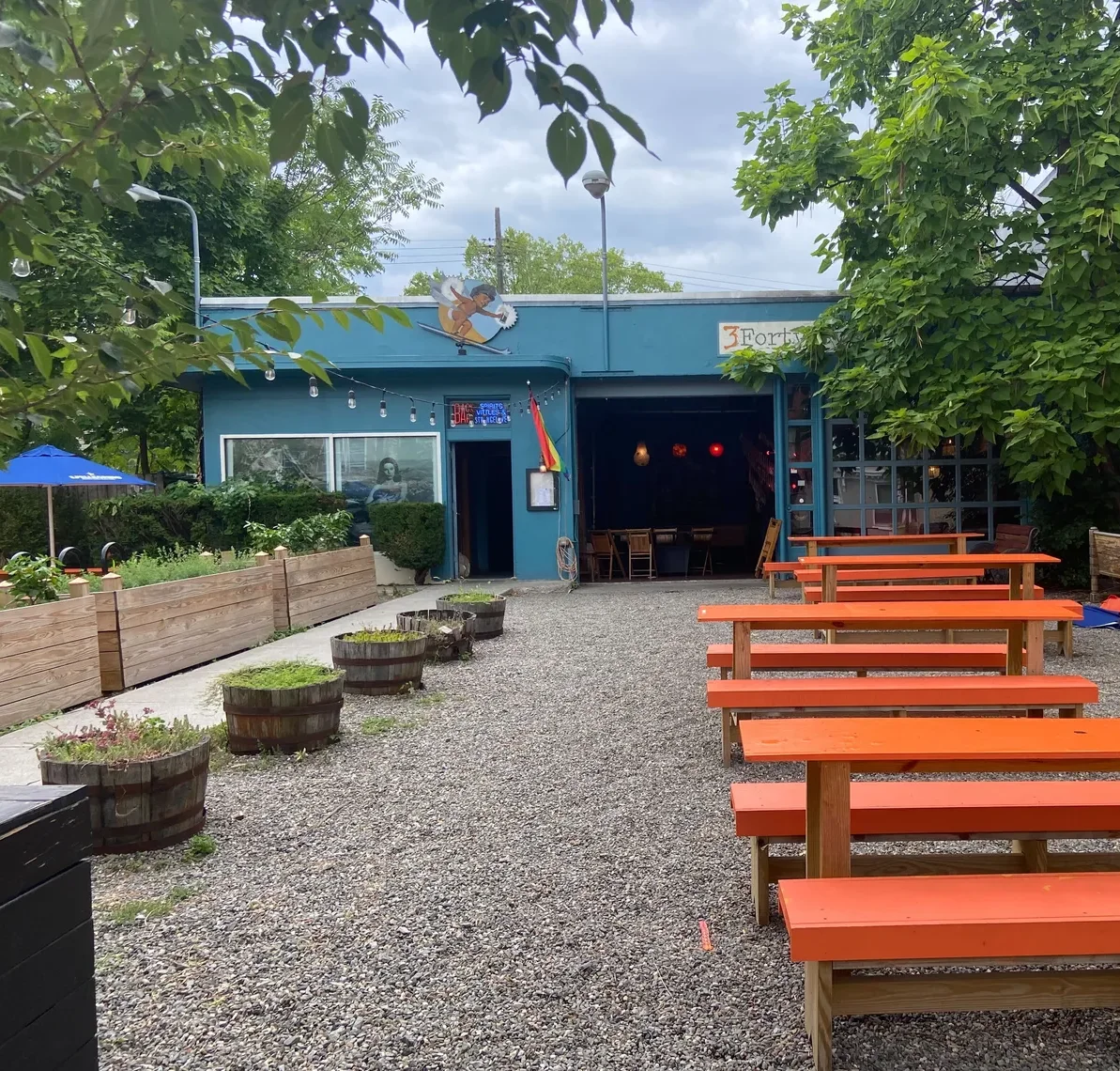 Outdoor seating at backbar by Emma Orlow/Eater