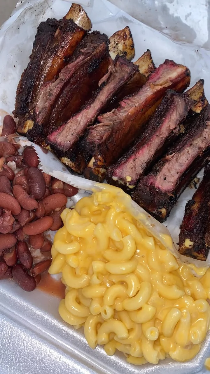 Smoked beef ribs with macaroni and beans