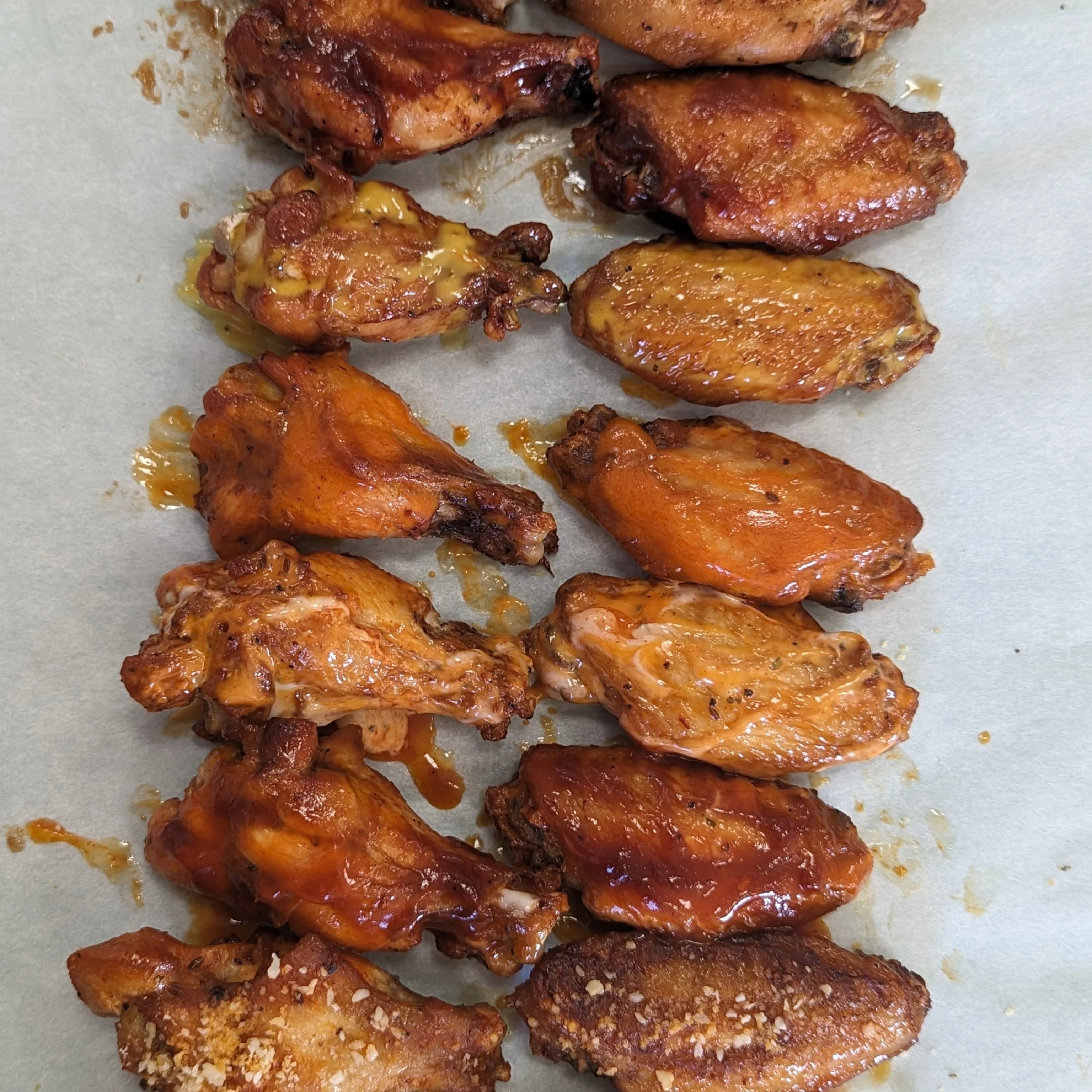 Crispy chicken wings with various sauces