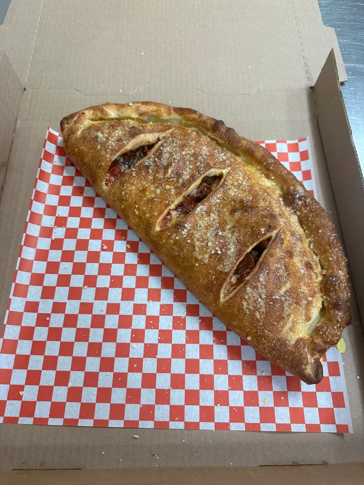 COLLASAL CALZONES