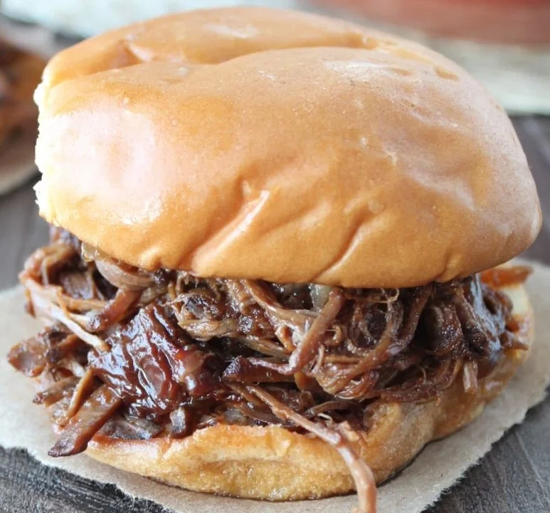 Pulled pork sandwich with barbecue sauce