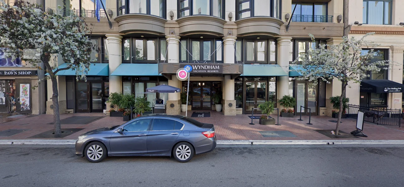 Wyndham Vacation Resorts entrance with valet service