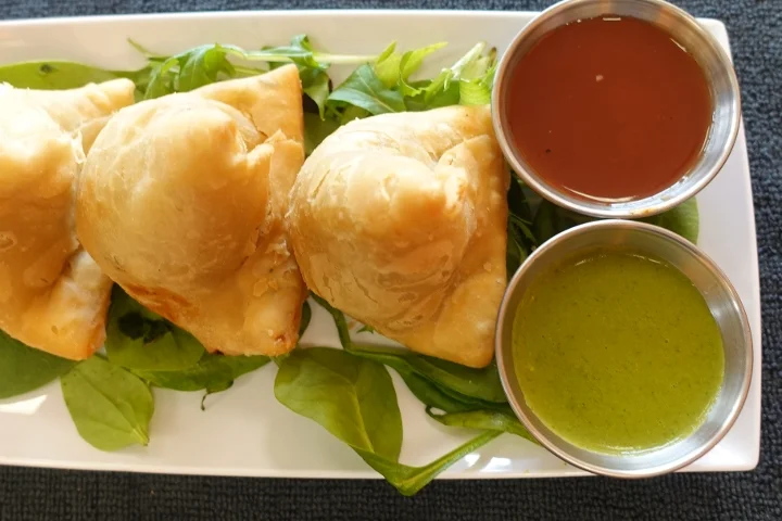 ALOO SAMOSA (3 pcs ) (vegan)