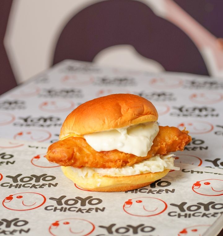 Yoyo Chicken - 14th St (New York) 418 E 14th St - YoYo Smash Burger