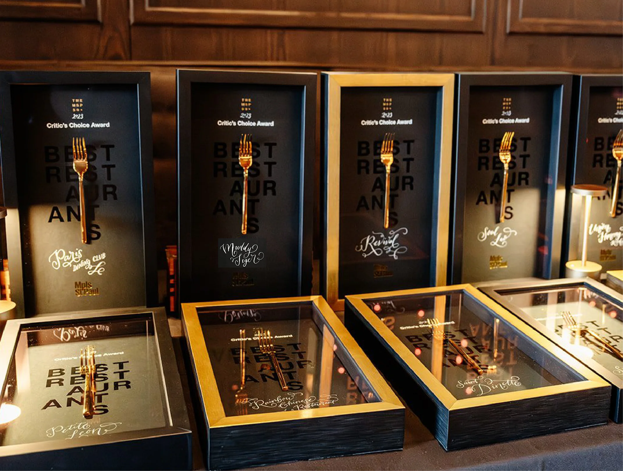 Display of Critic's Choice Awards for top restaurants