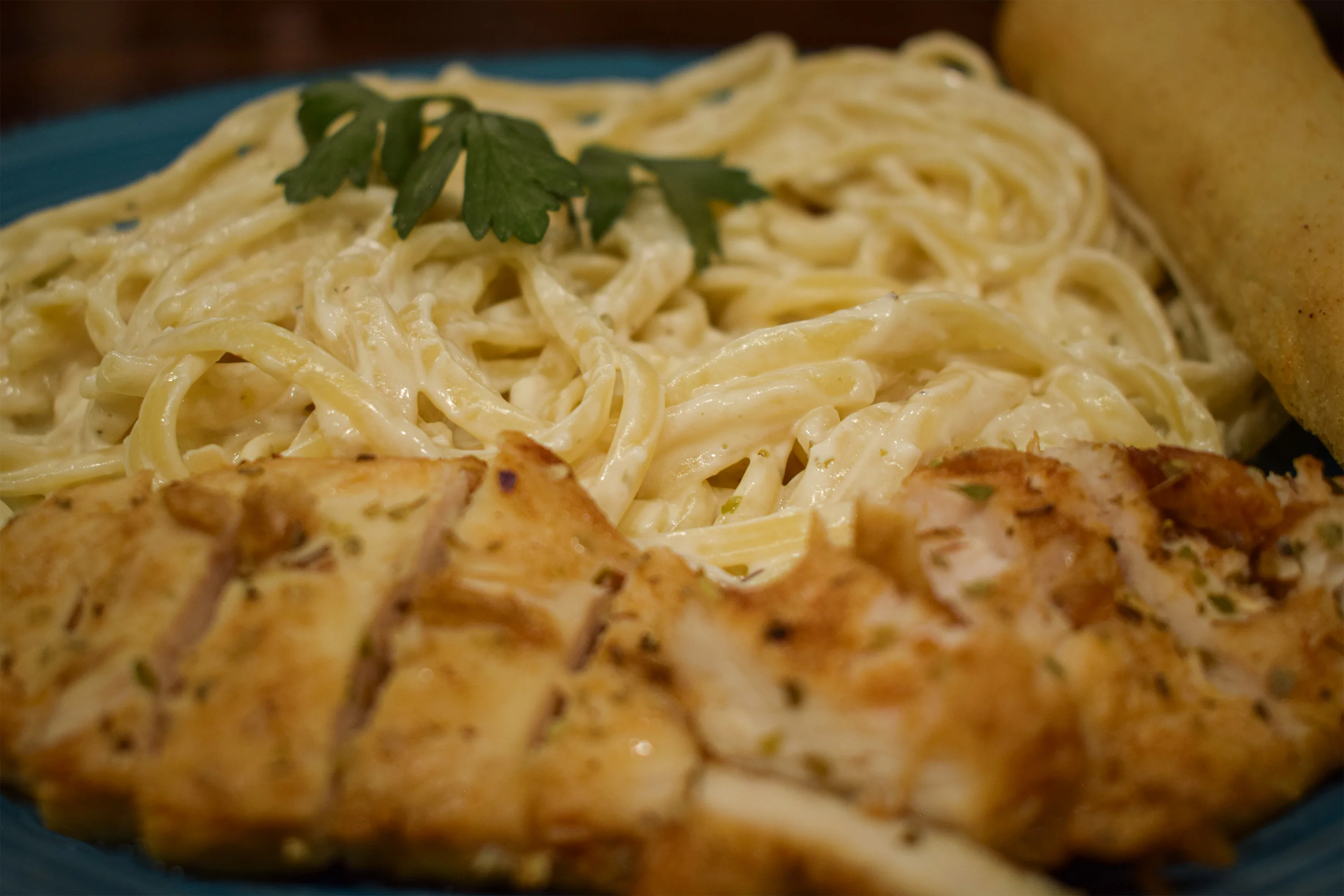 Creamy fettuccine Alfredo with grilled chicken