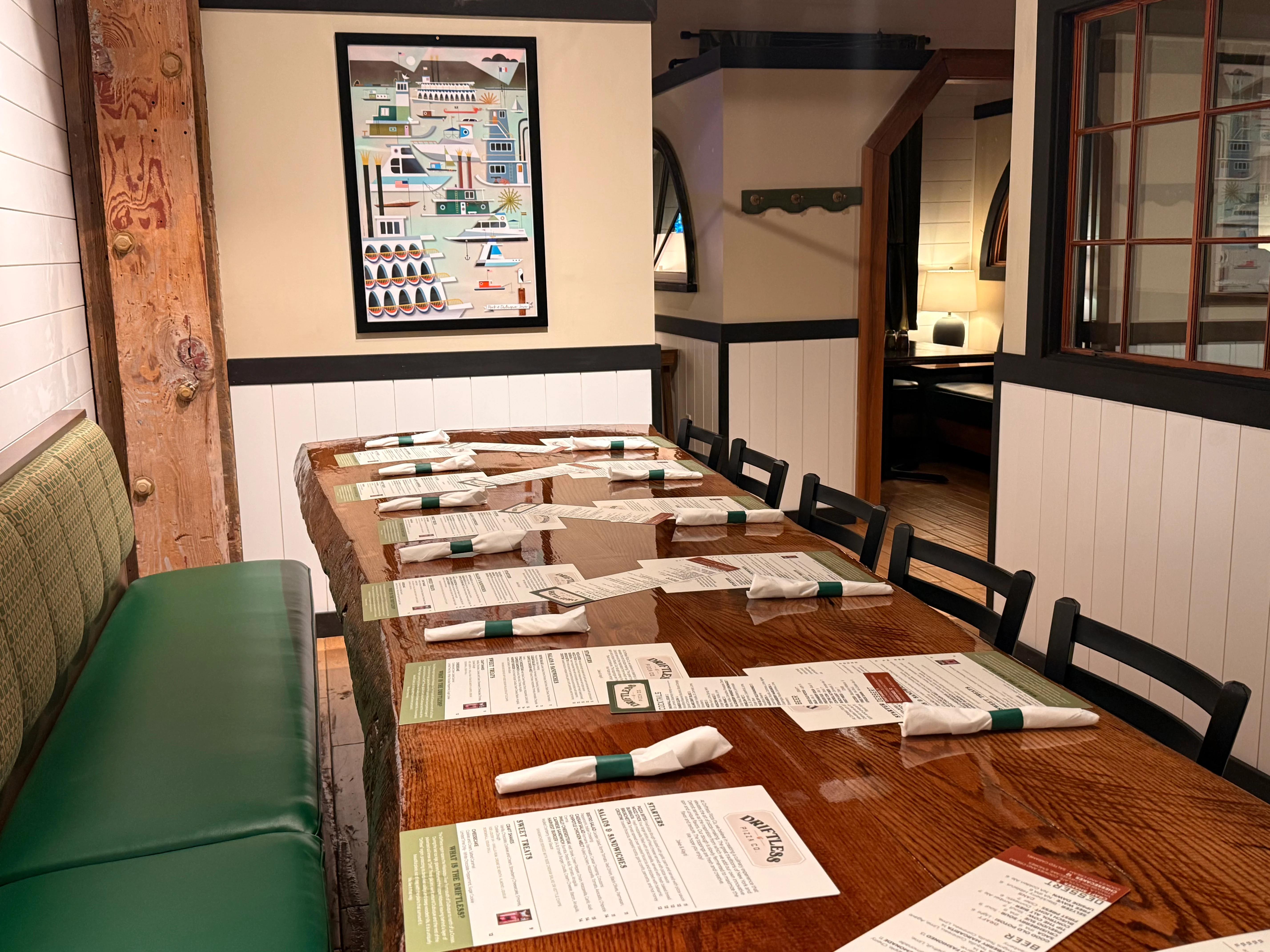 Our largest Snug can accommodate 8-10 guests