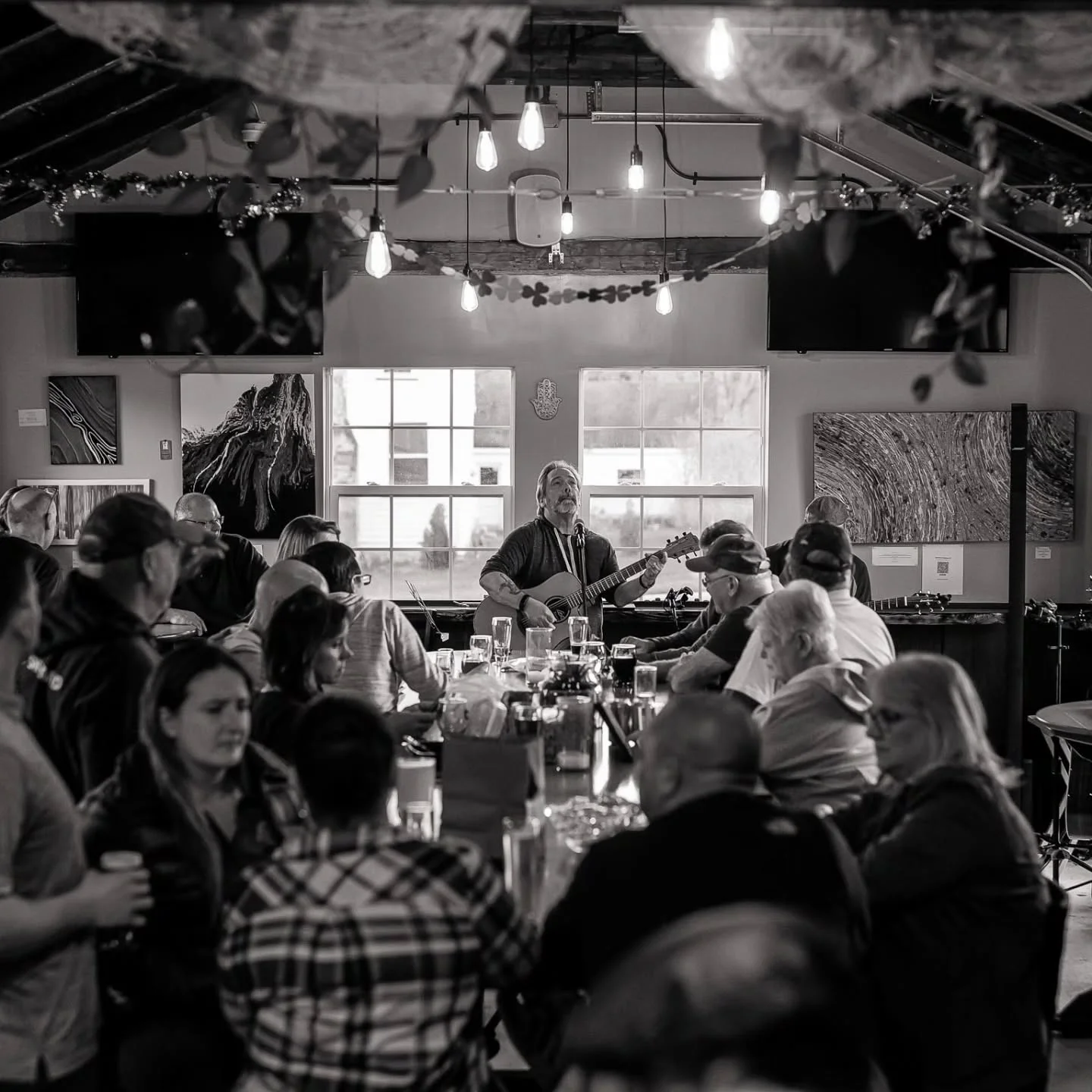Live music performance in a cozy restaurant setting