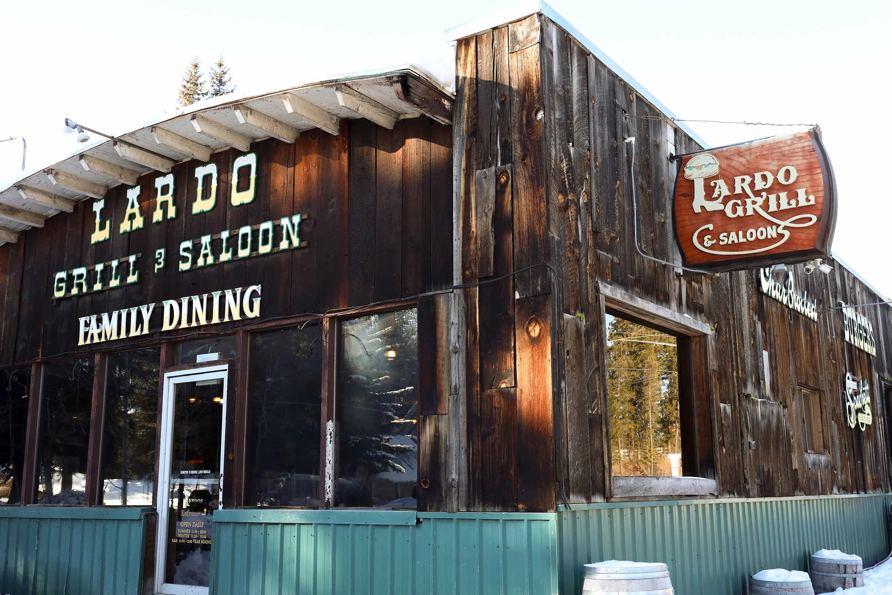 Rustic family dining restaurant exterior with wooden facade