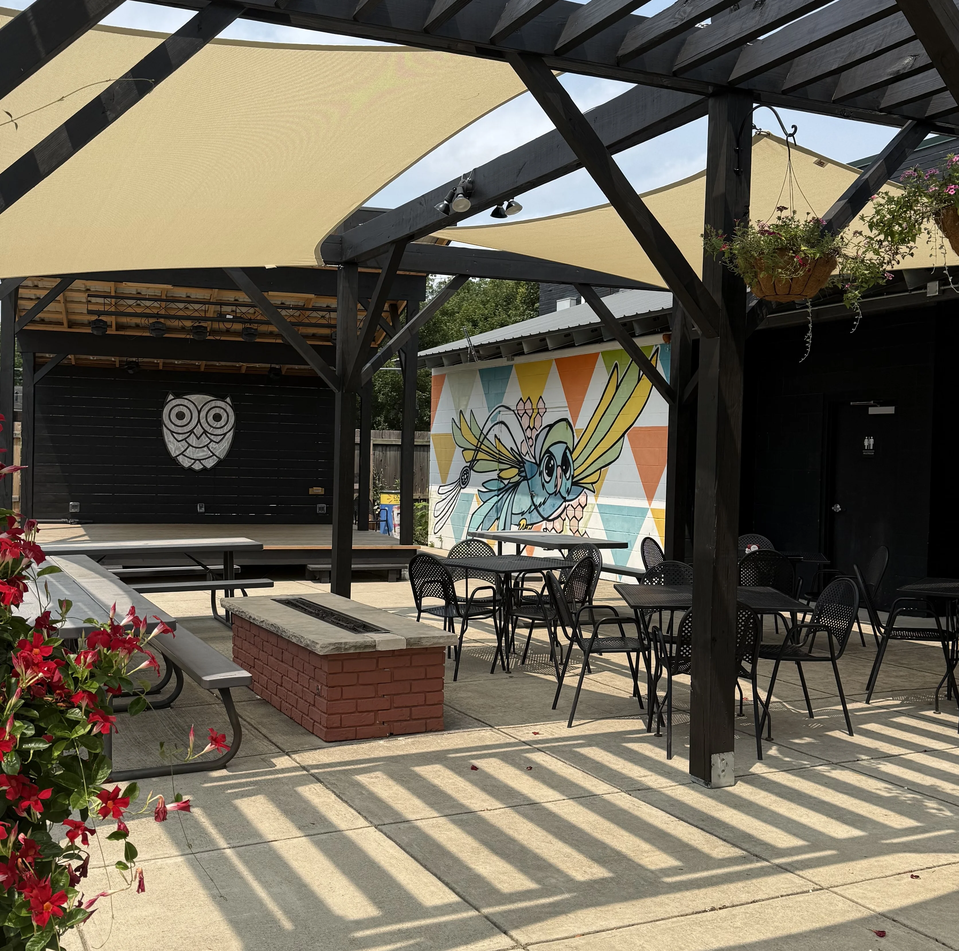 Outdoor patio with cornhole