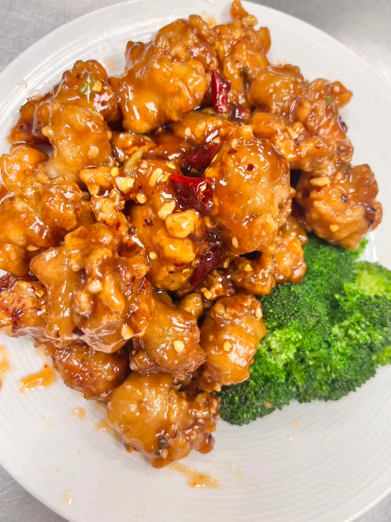 Crispy General Tso's chicken with broccoli