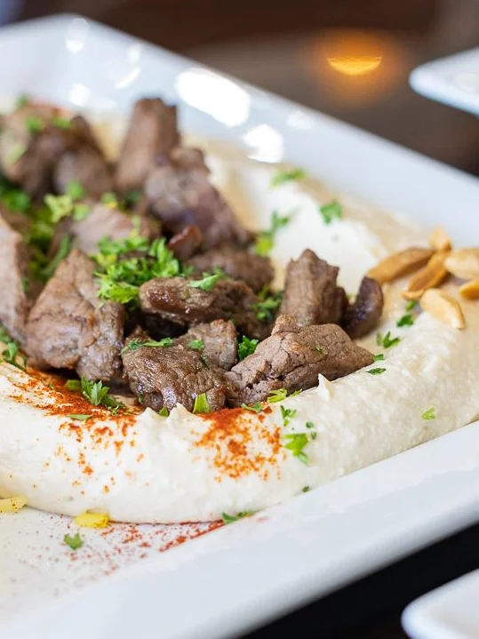 Hummus with Beef Tips