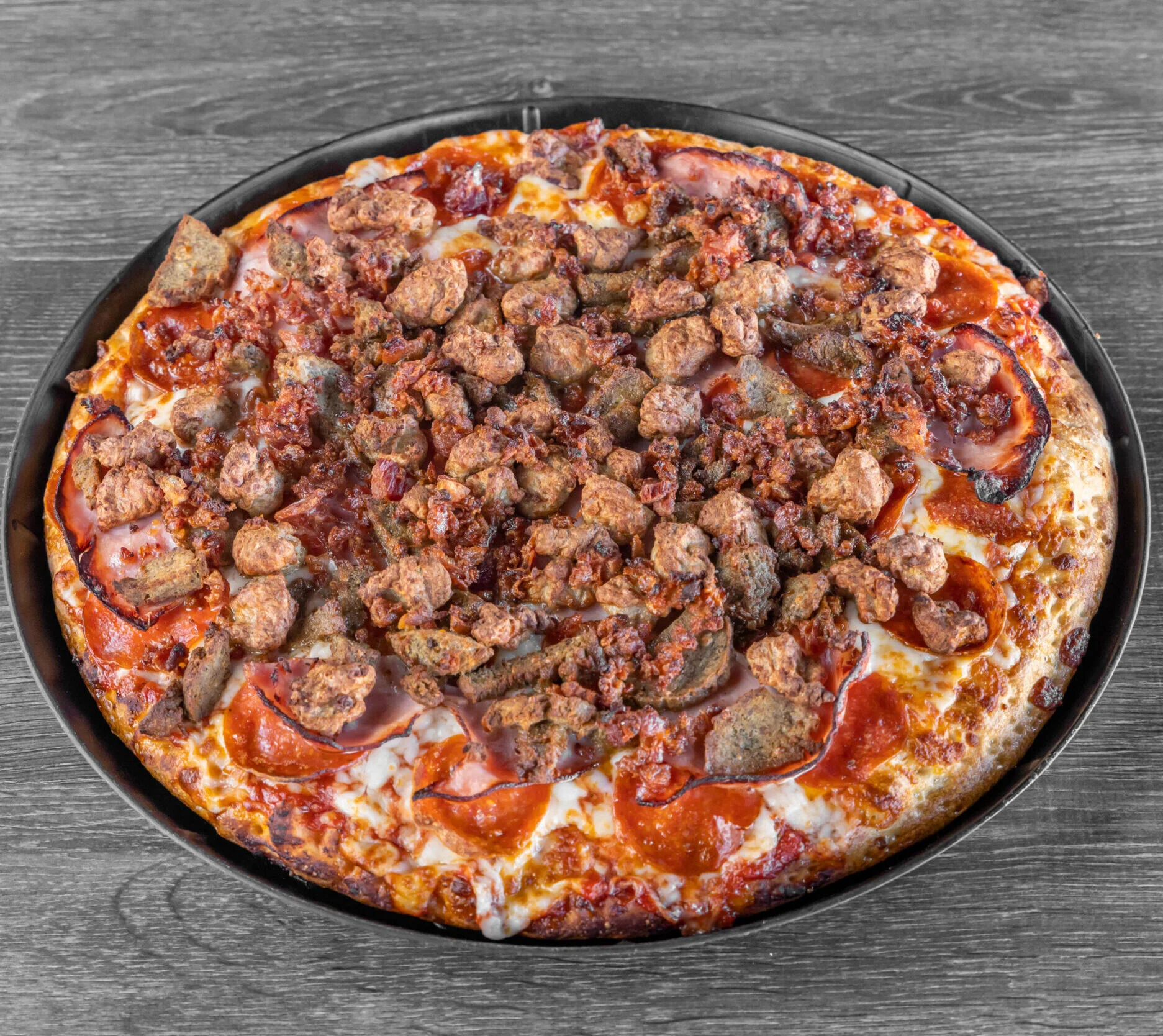 The Linebacker Pizza from Lamppost