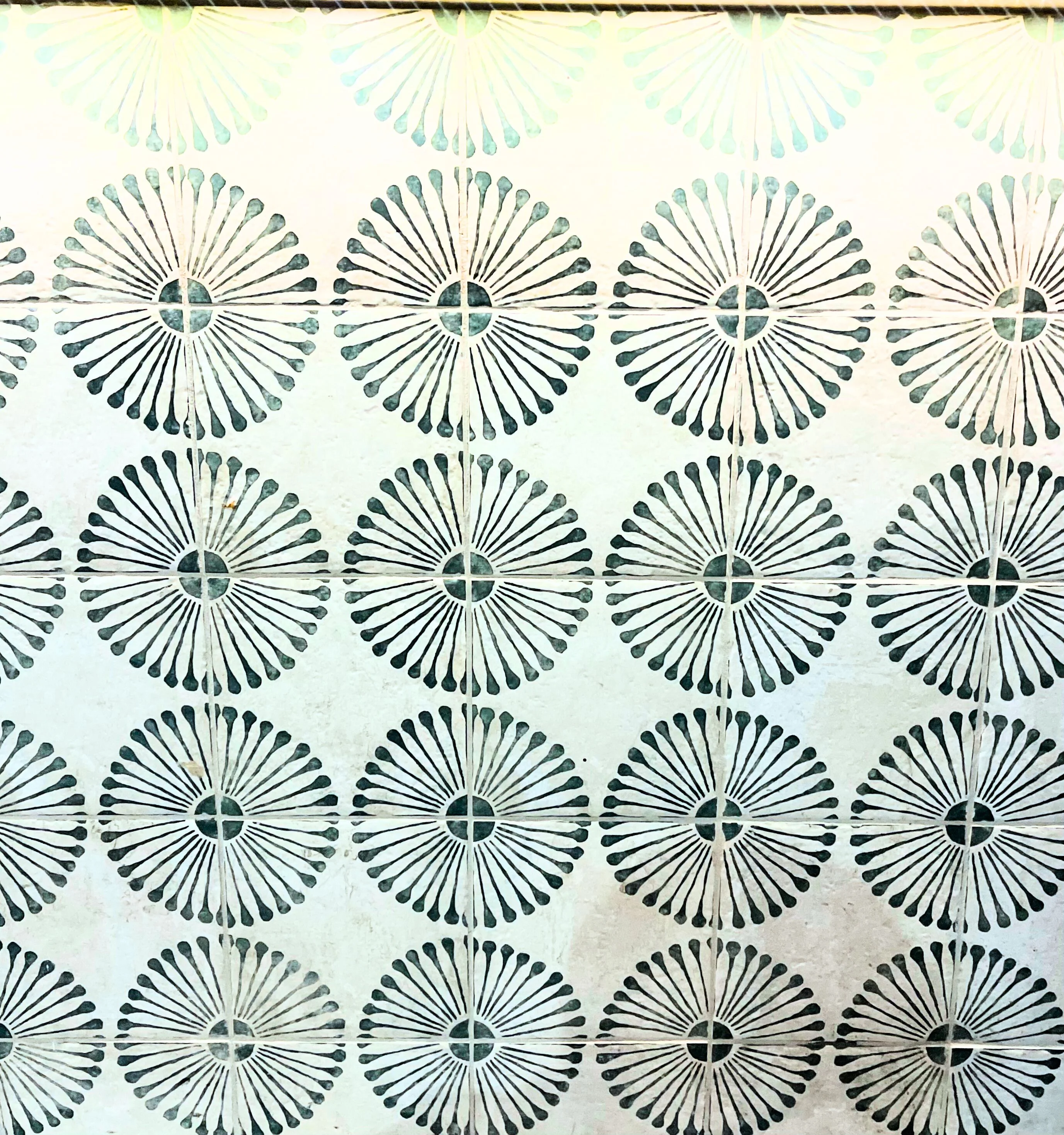 Stylish patterned wallpaper with circular designs