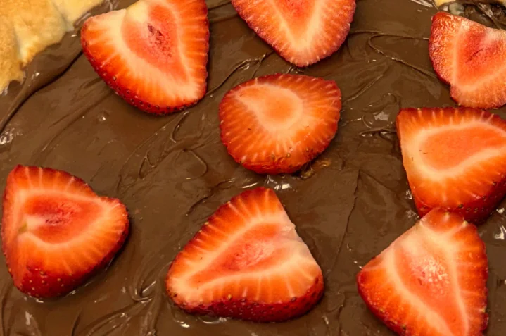 Nutella and Strawberry Pizza