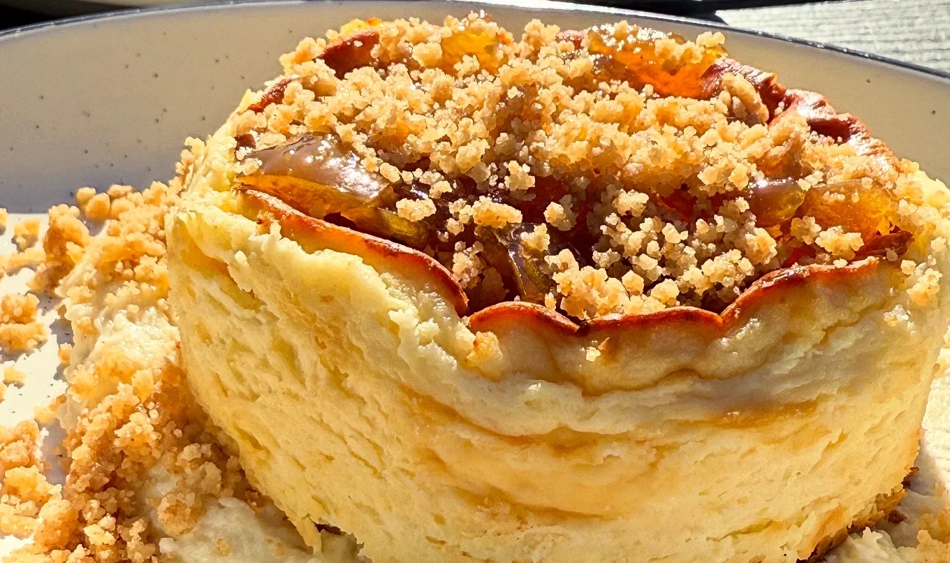 Fluffy Japanese soufflé pancake with crumble topping