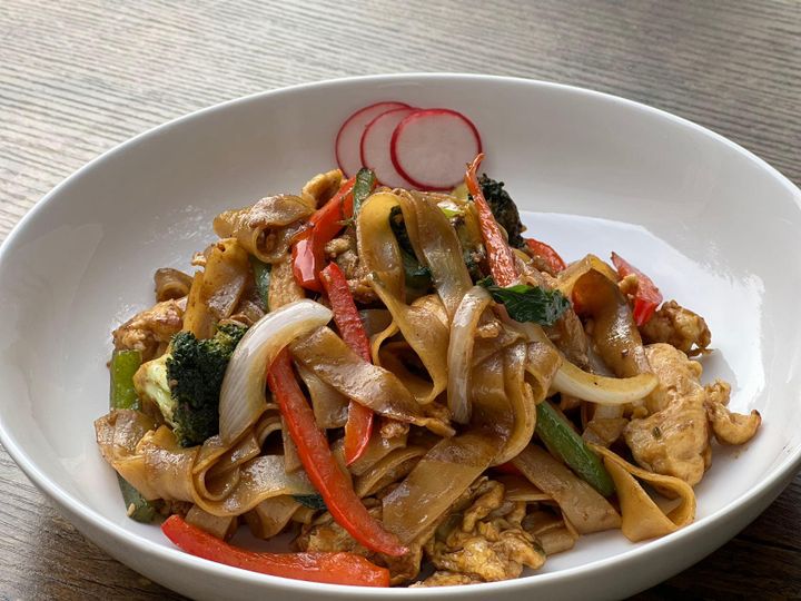 Fresh Basil Noodle with Chicken