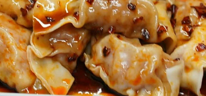 Dumpling in Spicy Sauce