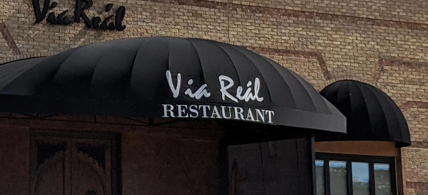 Exterior view of Via Reál restaurant with elegant architecture