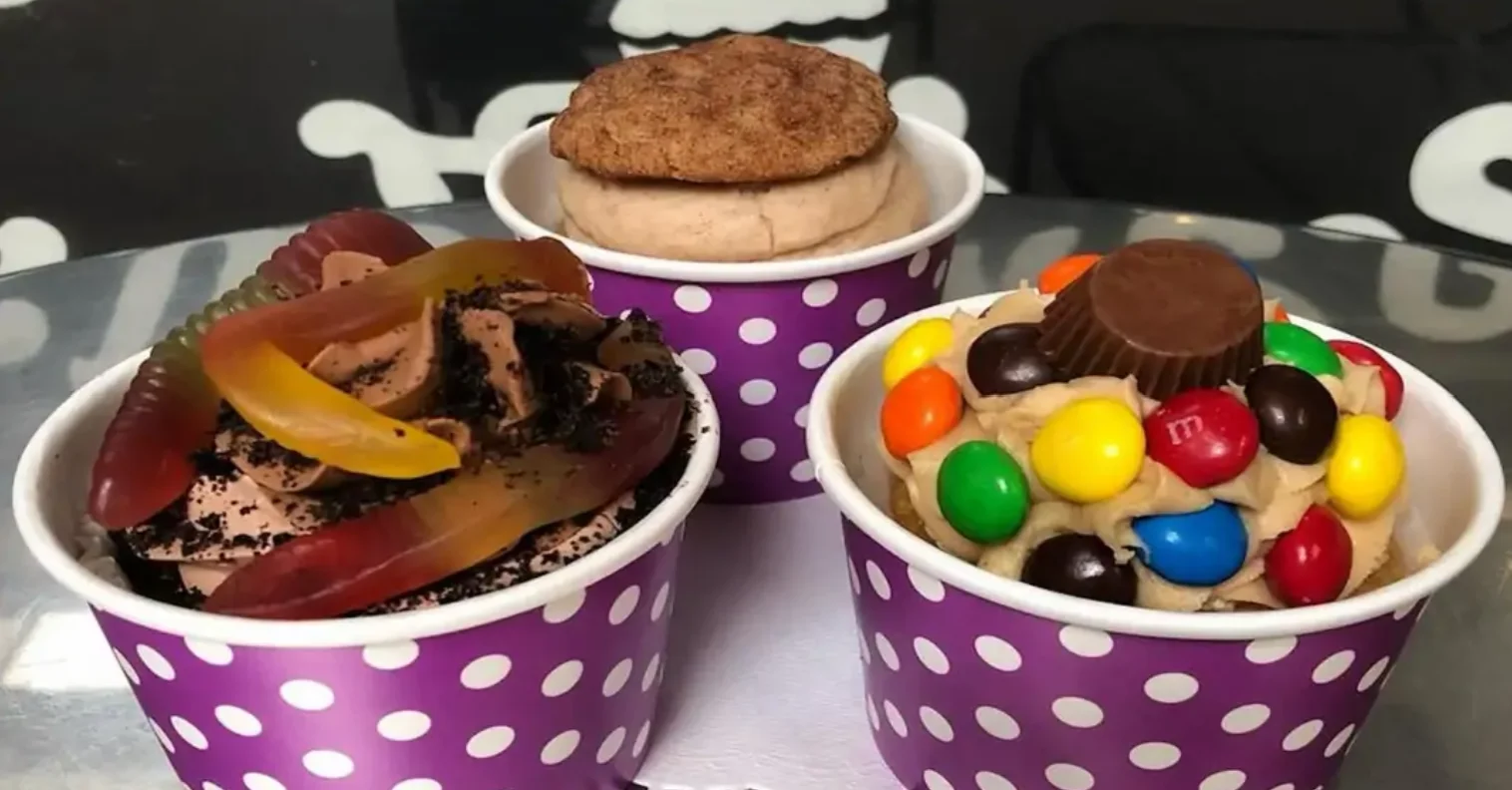 Custom cupcakes at a local bakery near me
