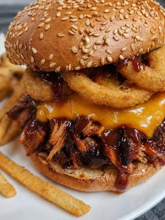GOLDEN BURGER