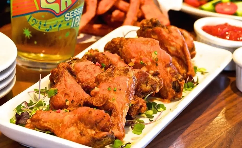 8 Wings