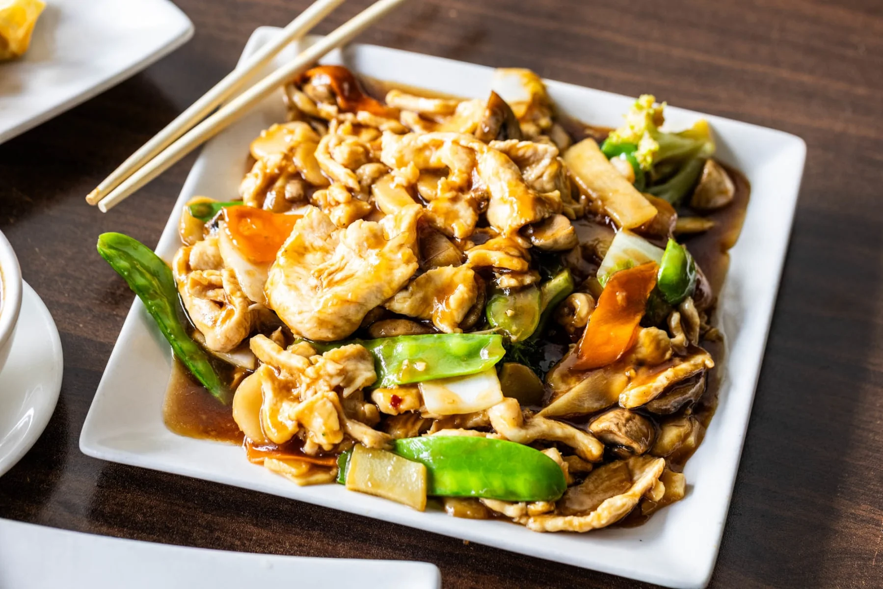 Chinese chicken stir-fry with vegetables