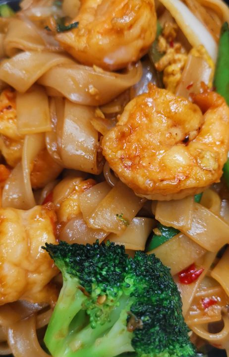 Fresh Basil Noodle w/ Shrimp