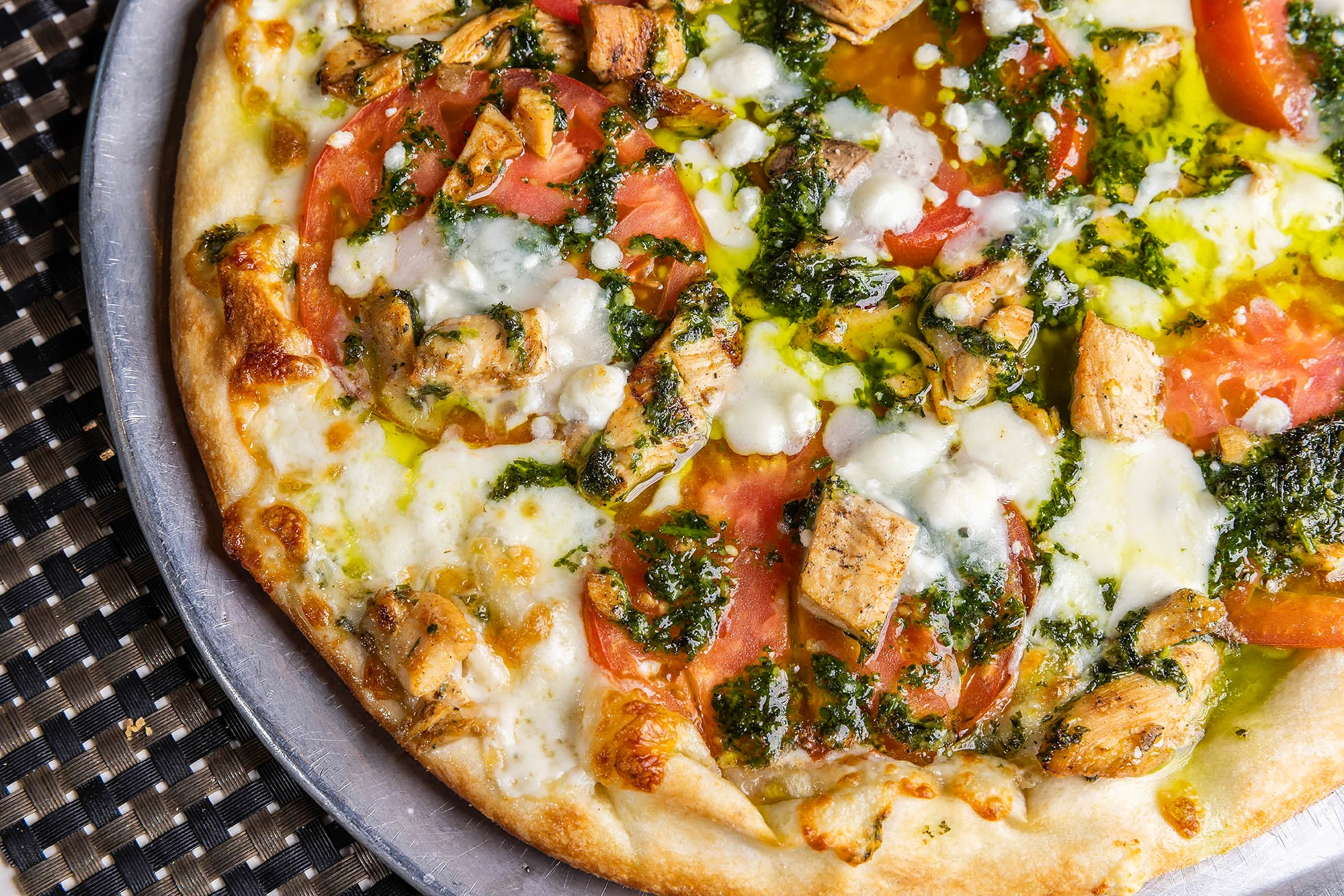 Cucina speciality pizza with chicken