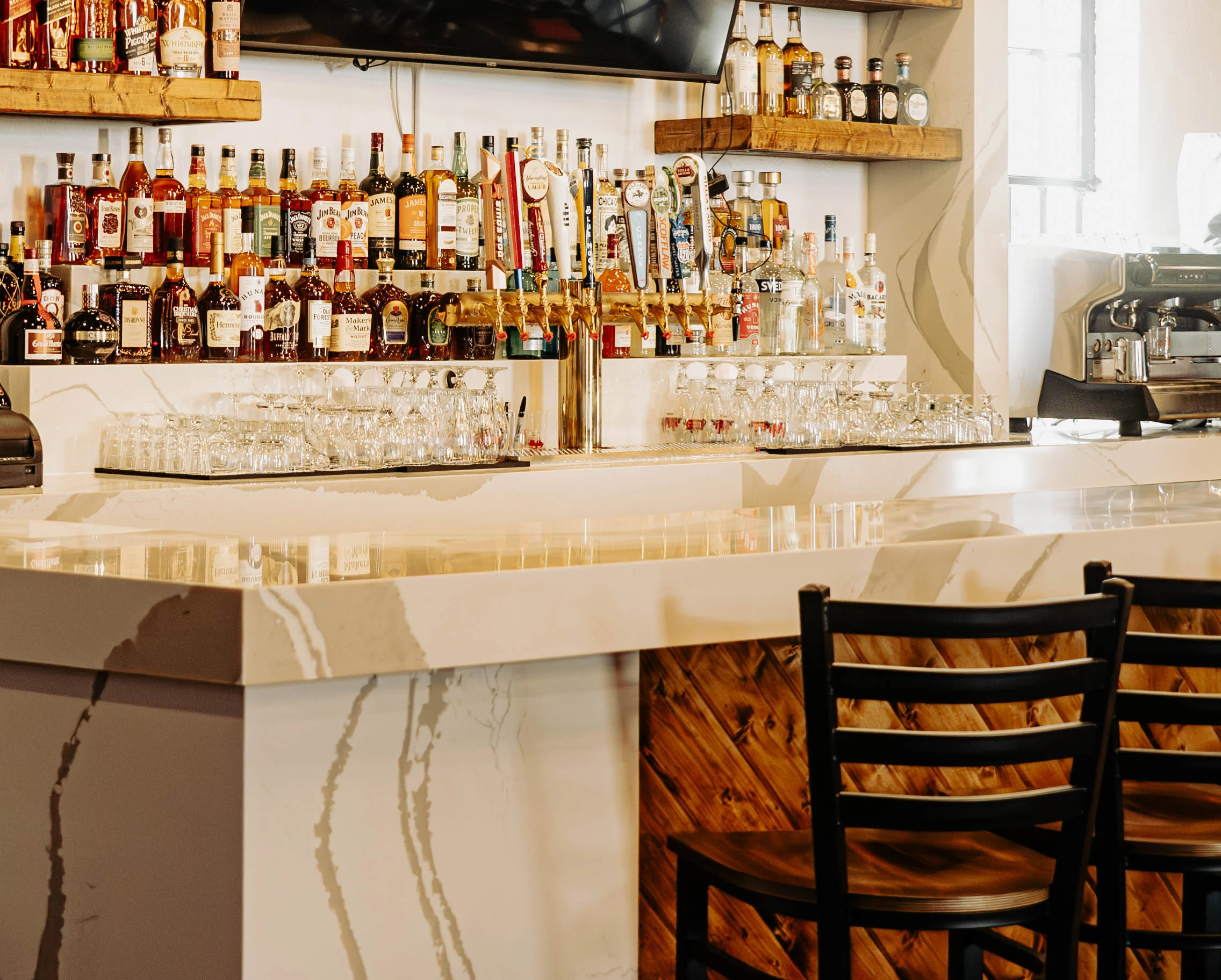 Downtown Eats Bar