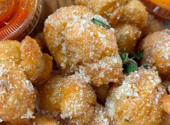Sourdough Garlic Knots