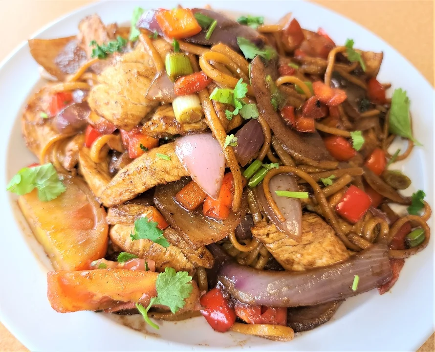 Chicken Tallarin Saltado