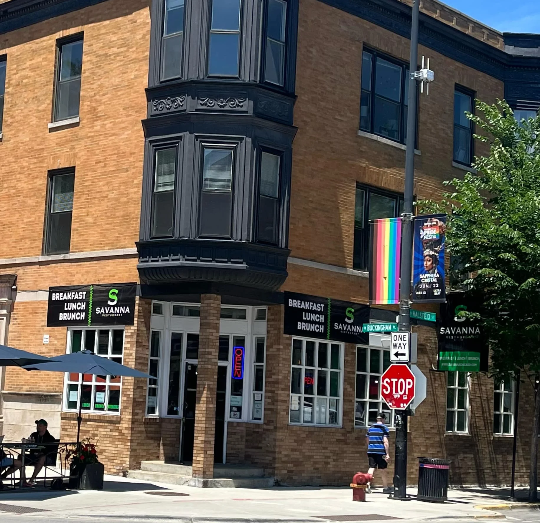 Charming restaurant exterior with signage for breakfast and brunch