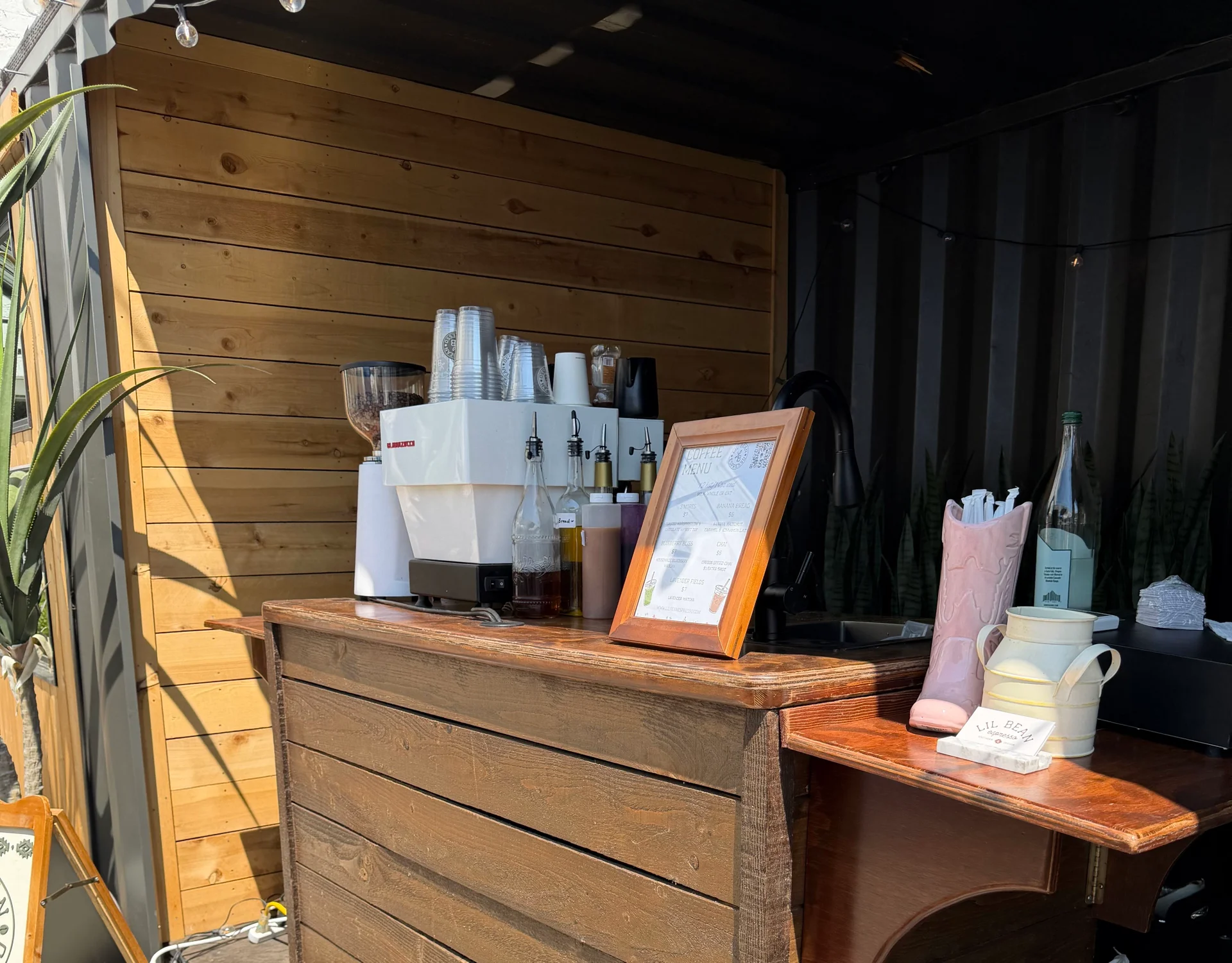 Lil Bean Espresso mobile coffee cart and team in Trail, OR