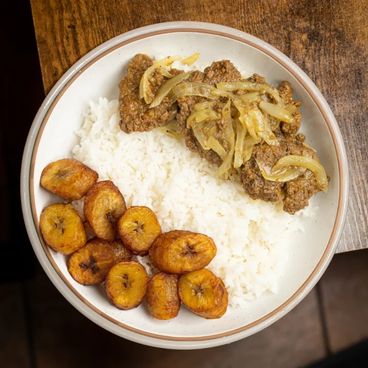 Authentic Dominican restaurant serving fresh daily meals