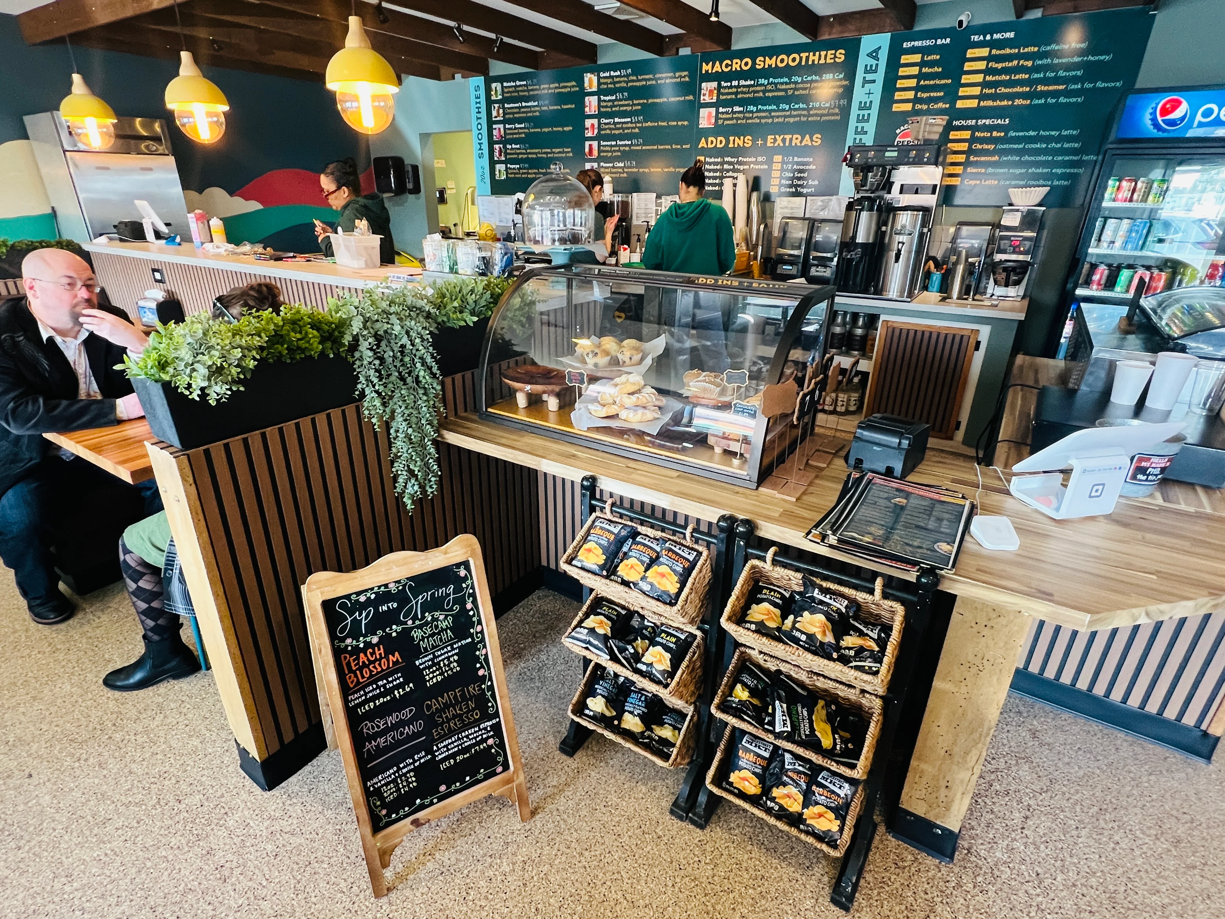 Eat n' Run Cafe in Flagstaff | Sandwiches, Smoothies, Salads, Espresso