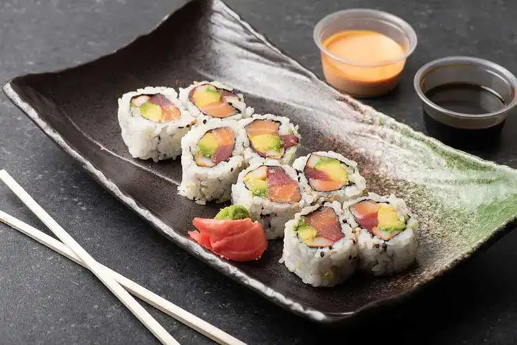 Tuna and Salmon roll