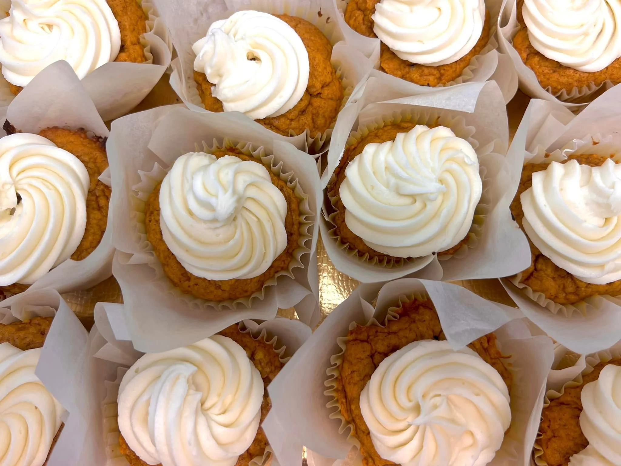 Delicious pumpkin cupcakes with cream cheese frosting