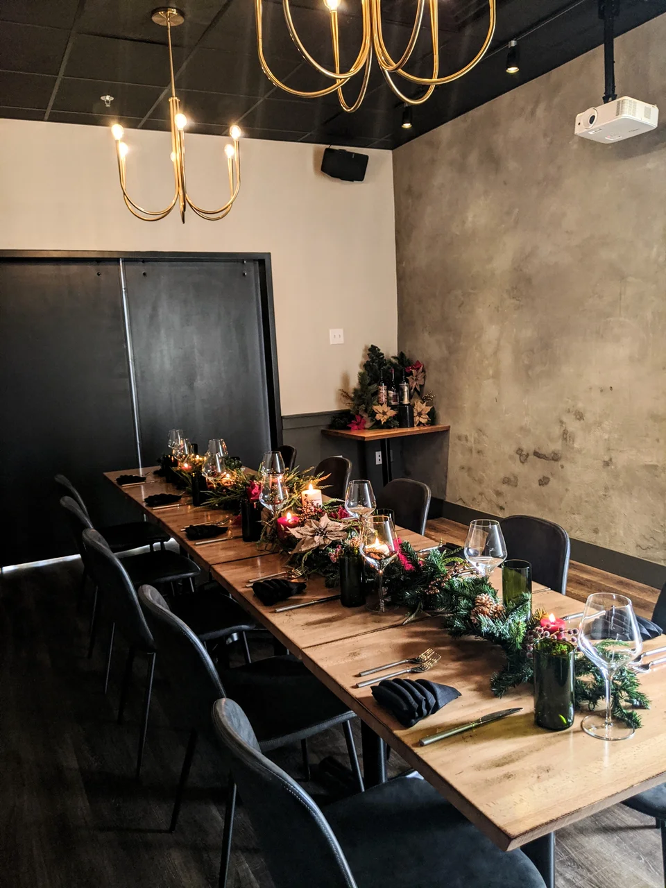 Kinjo Kitchen and Cocktails - Kinjo Kitchen + Cocktails