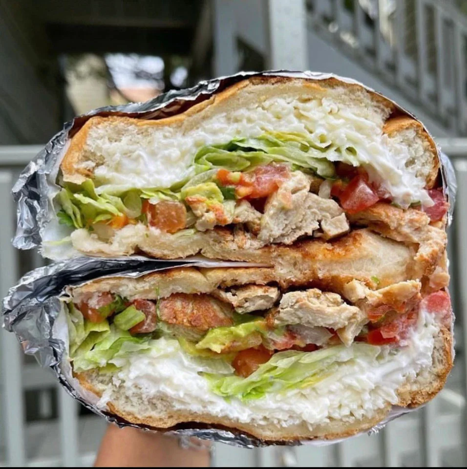 Delicious chicken sandwich with fresh vegetables