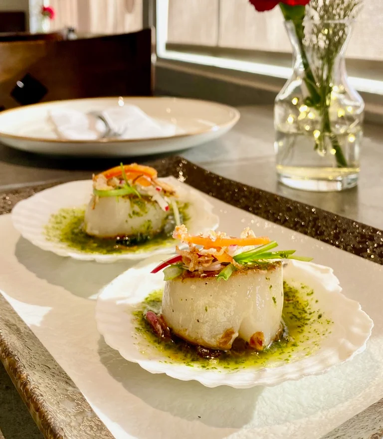 Pan-seared scallops with vibrant garnishes