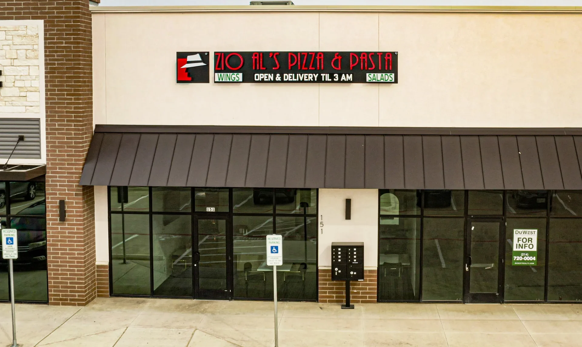 Exterior view of Zio Al's Pizza & Pasta restaurant
