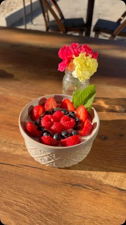 Fresh fruit salad with strawberries and blueberries