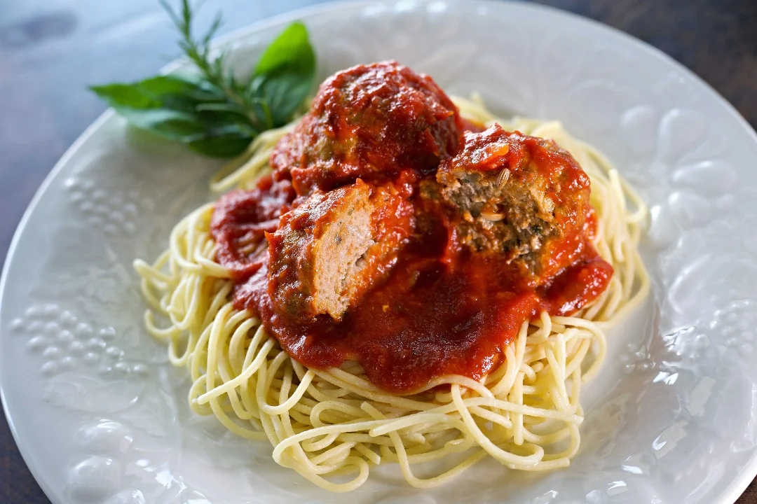 MEATBALLS (5) & GRAVY