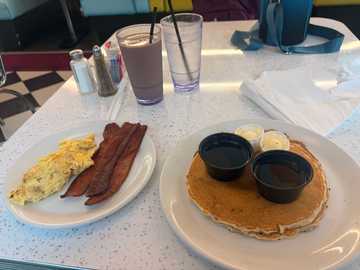 Photo from Lecester L.'s review